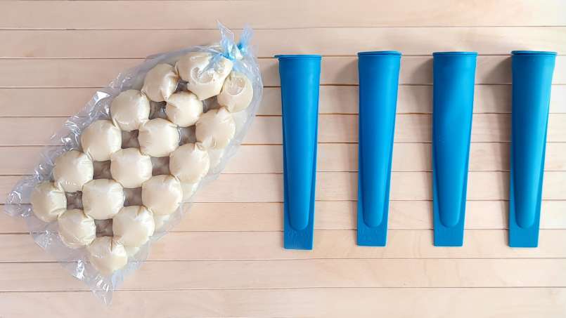 Apilarnil z miodem w proporcji 50%–50%, w woreczkach do lodu, do zamrażarki